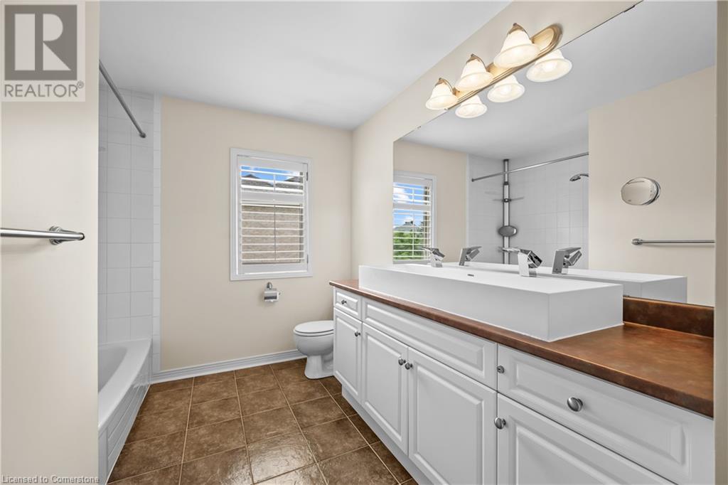 Photo 8 of 2531 Hogan Court, Burlington ON