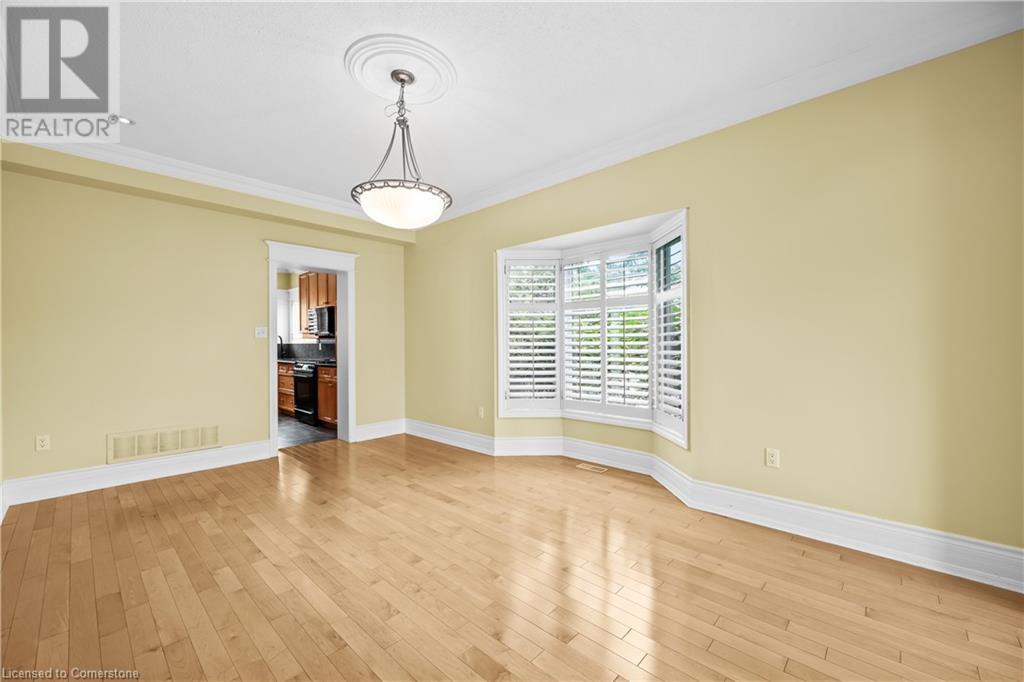 Photo 44 of 2531 Hogan Court, Burlington ON