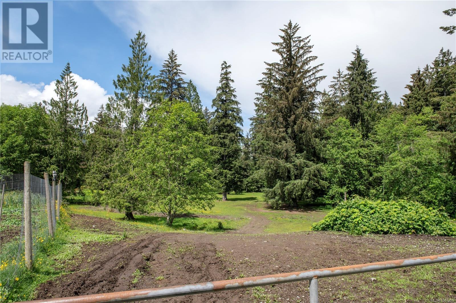 Photo 41 of 870 Sayward Rd, Sayward BC
