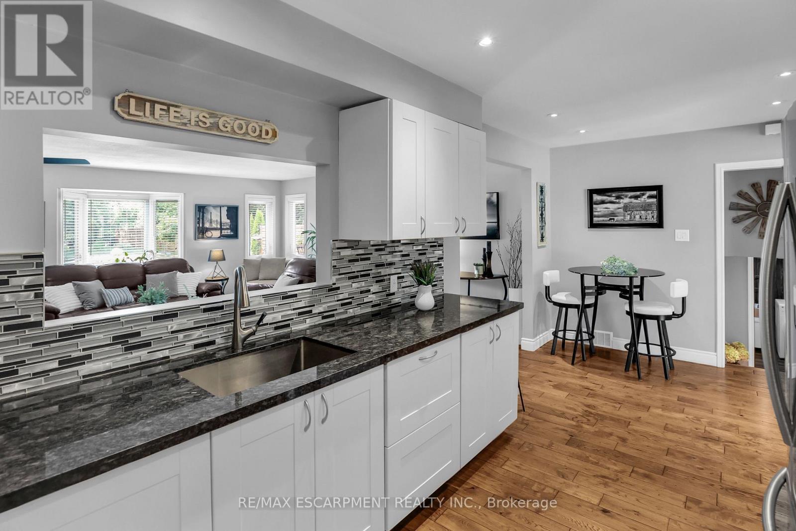 Photo 11 of 11 Hunter Road, Grimsby ON