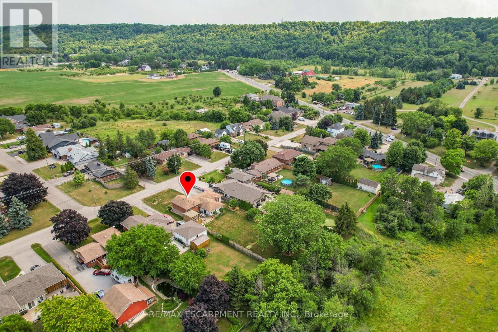 Photo 29 of 11 Hunter Road, Grimsby ON