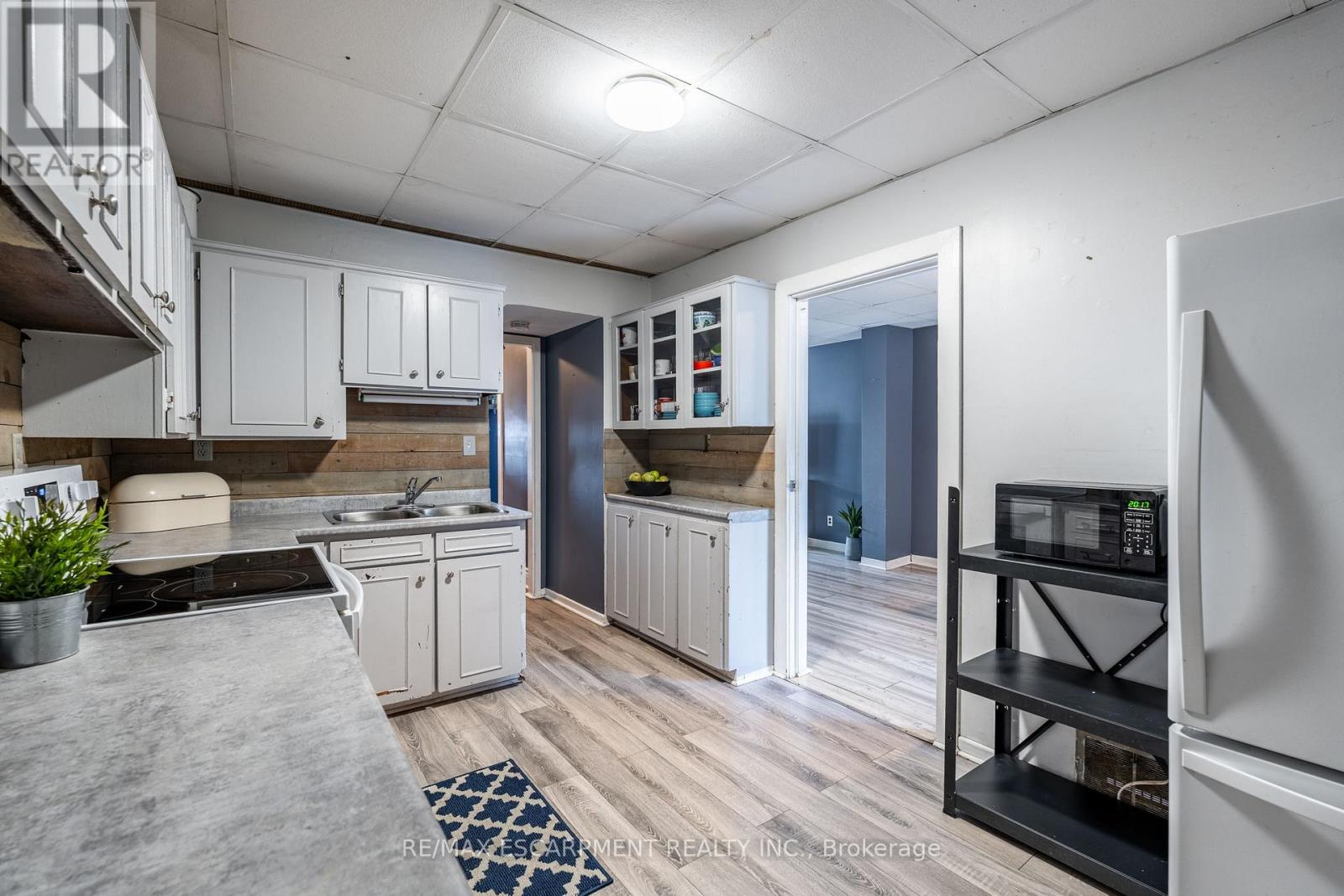 Photo 12 of 52 Connaught Avenue N, Hamilton ON