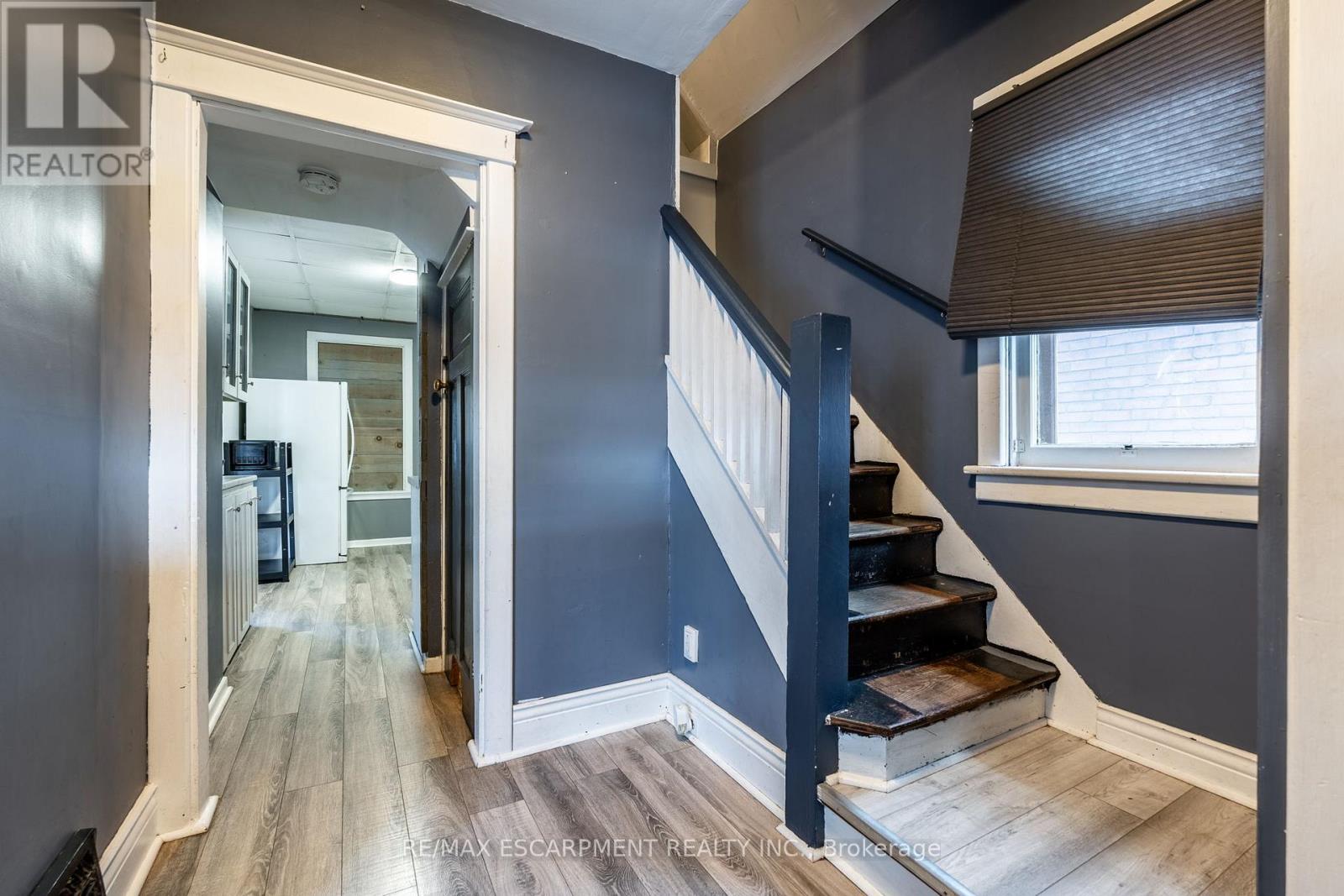 Photo 16 of 52 Connaught Avenue N, Hamilton ON
