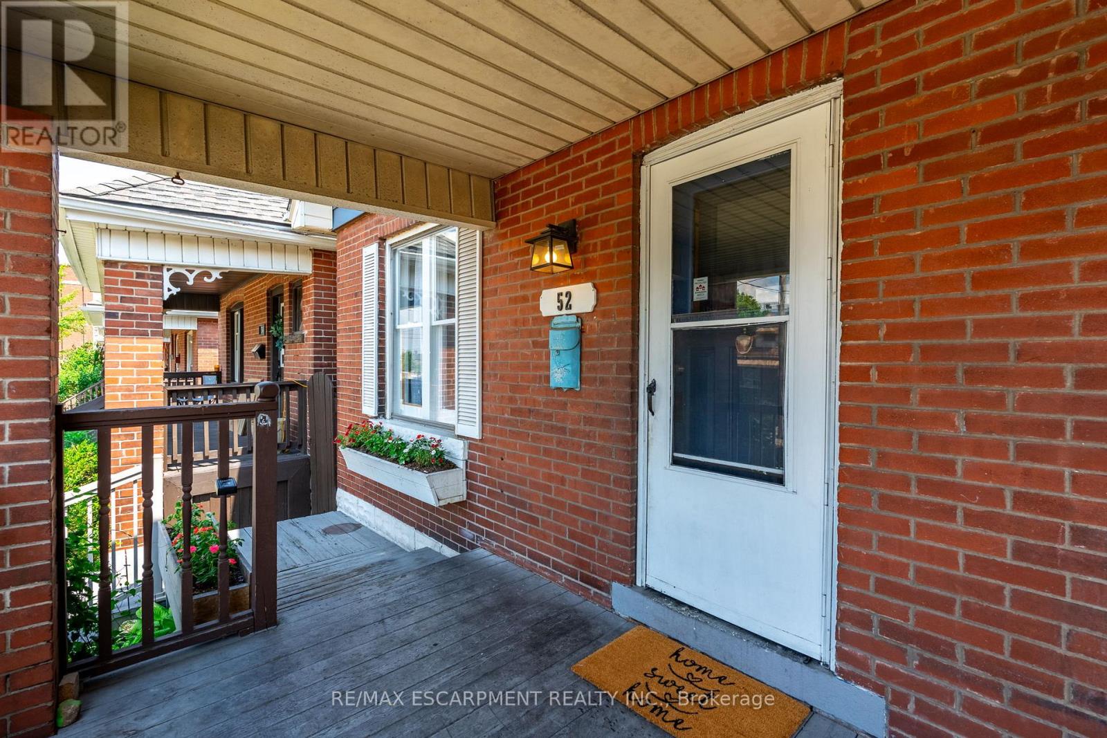 Photo 2 of 52 Connaught Avenue N, Hamilton ON