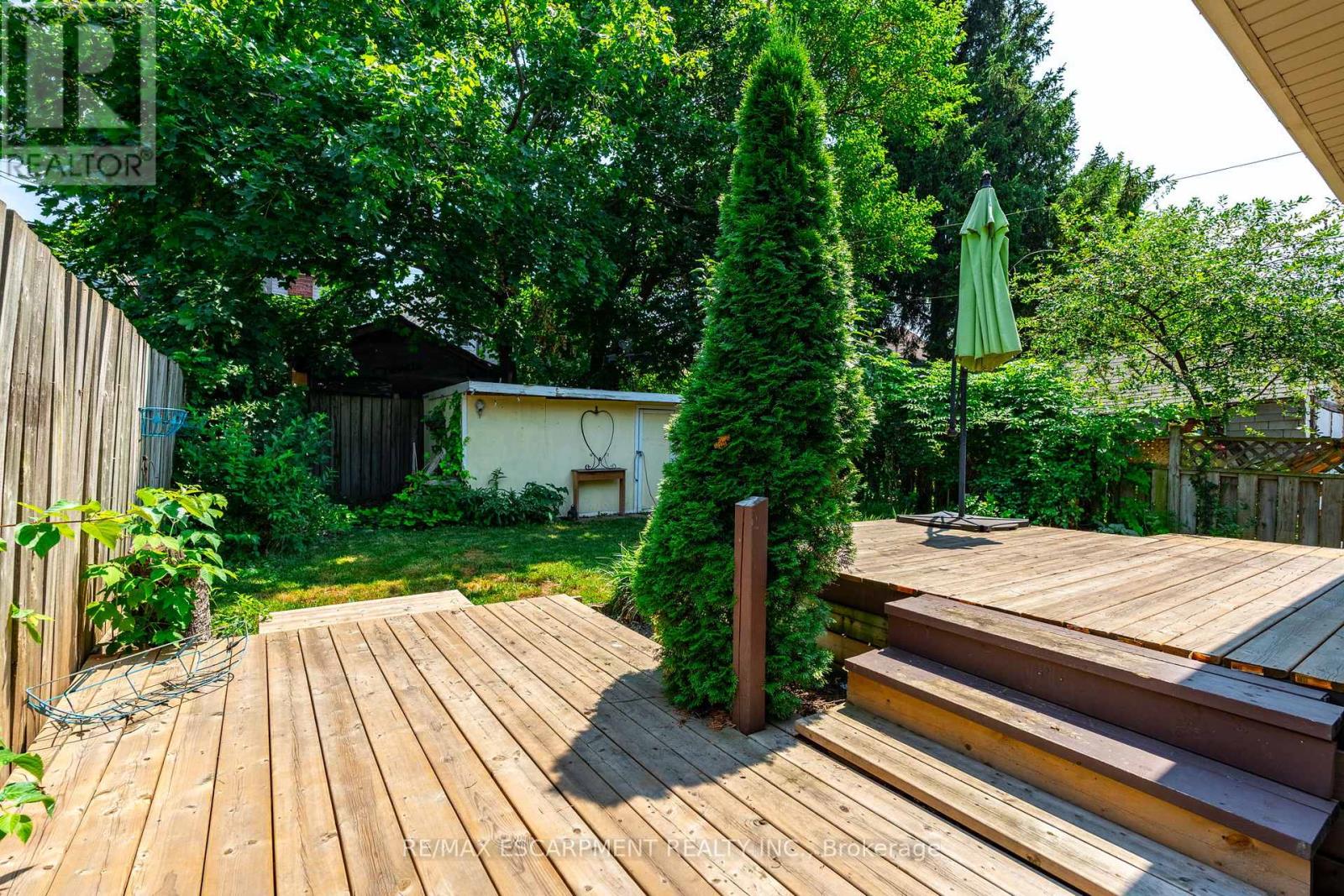 Photo 29 of 52 Connaught Avenue N, Hamilton ON
