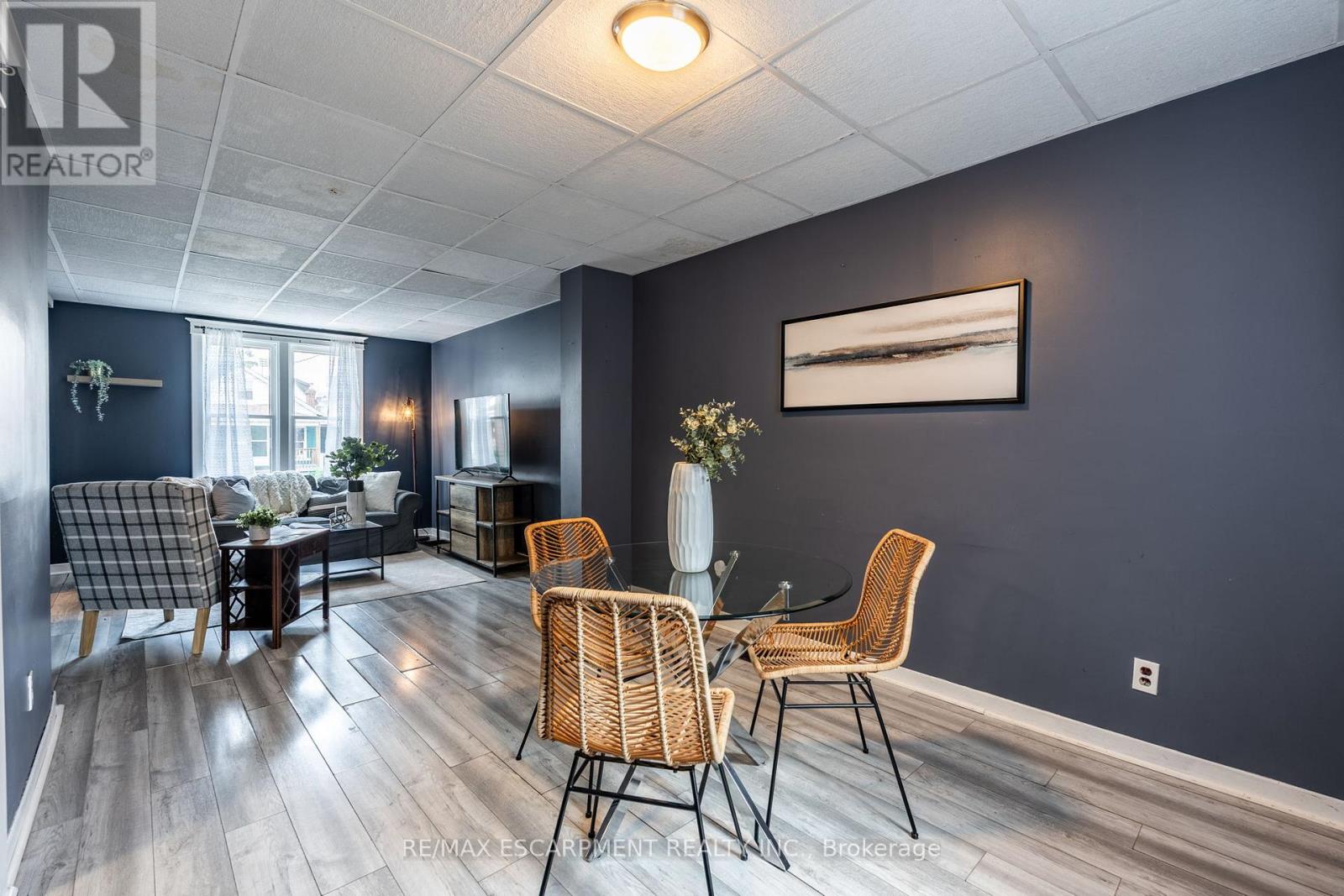 Photo 9 of 52 Connaught Avenue N, Hamilton ON