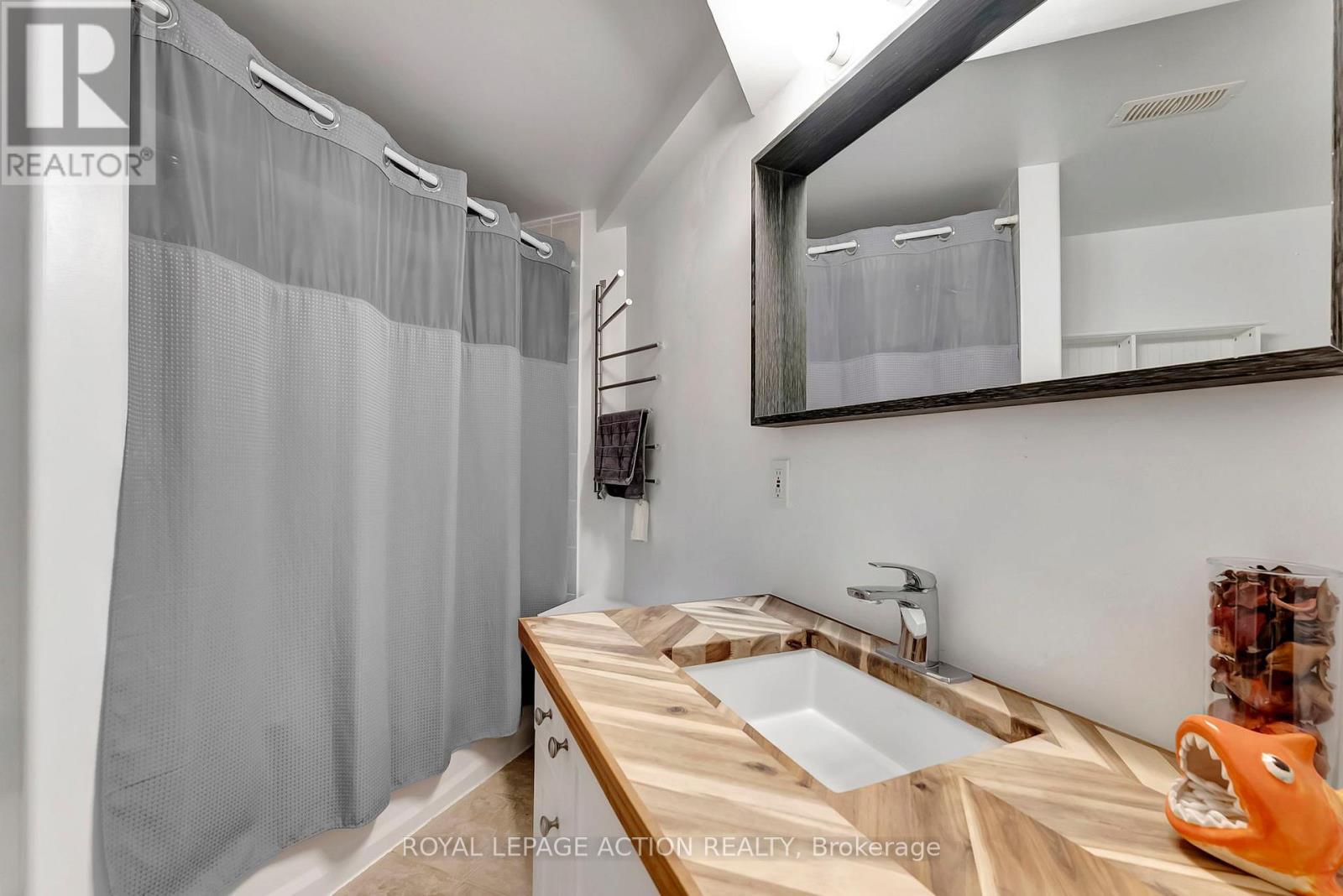 #212 111 GREY STREET - 13