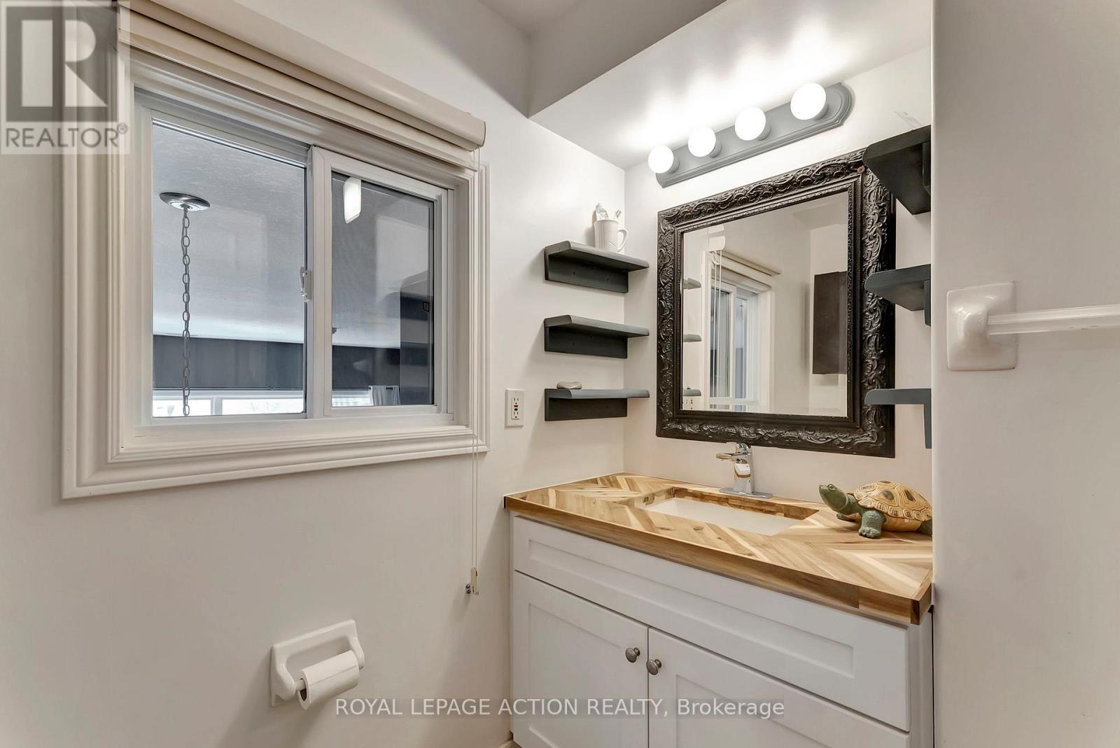 #212 111 GREY STREET - 19