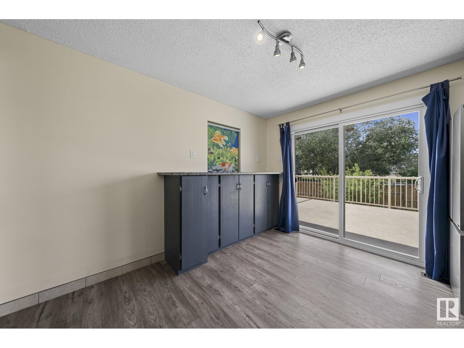 Photo 9 of 10458 14 Av Nw Nw, Edmonton AB