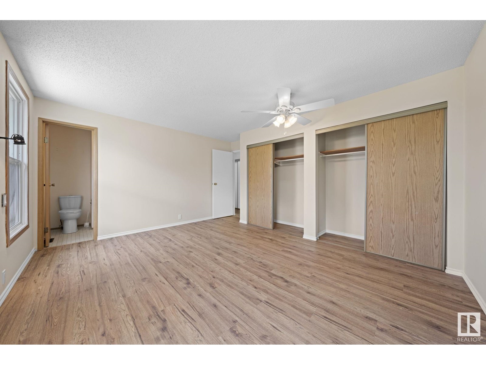 Photo 25 of 10458 14 Av Nw Nw, Edmonton AB