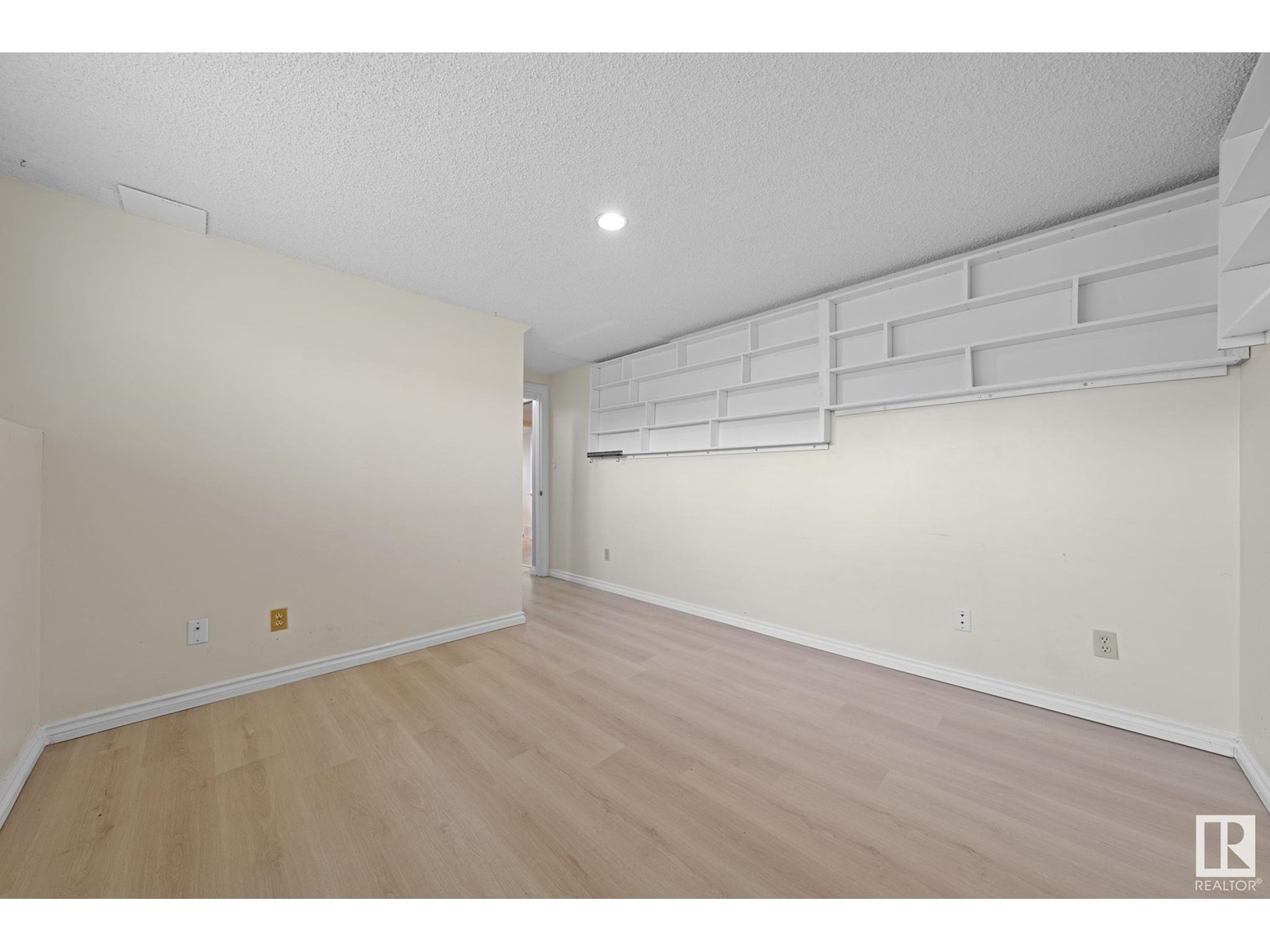 Photo 32 of 10458 14 Av Nw Nw, Edmonton AB