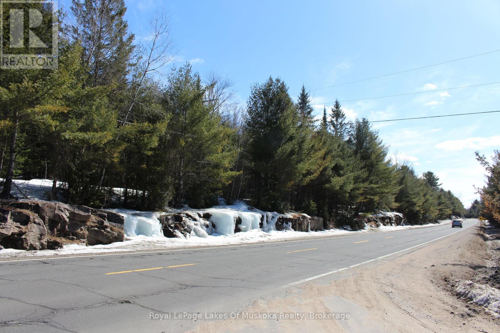 Photo 3 of 2750 Muskoka 117 Road, Lake Of Bays ON