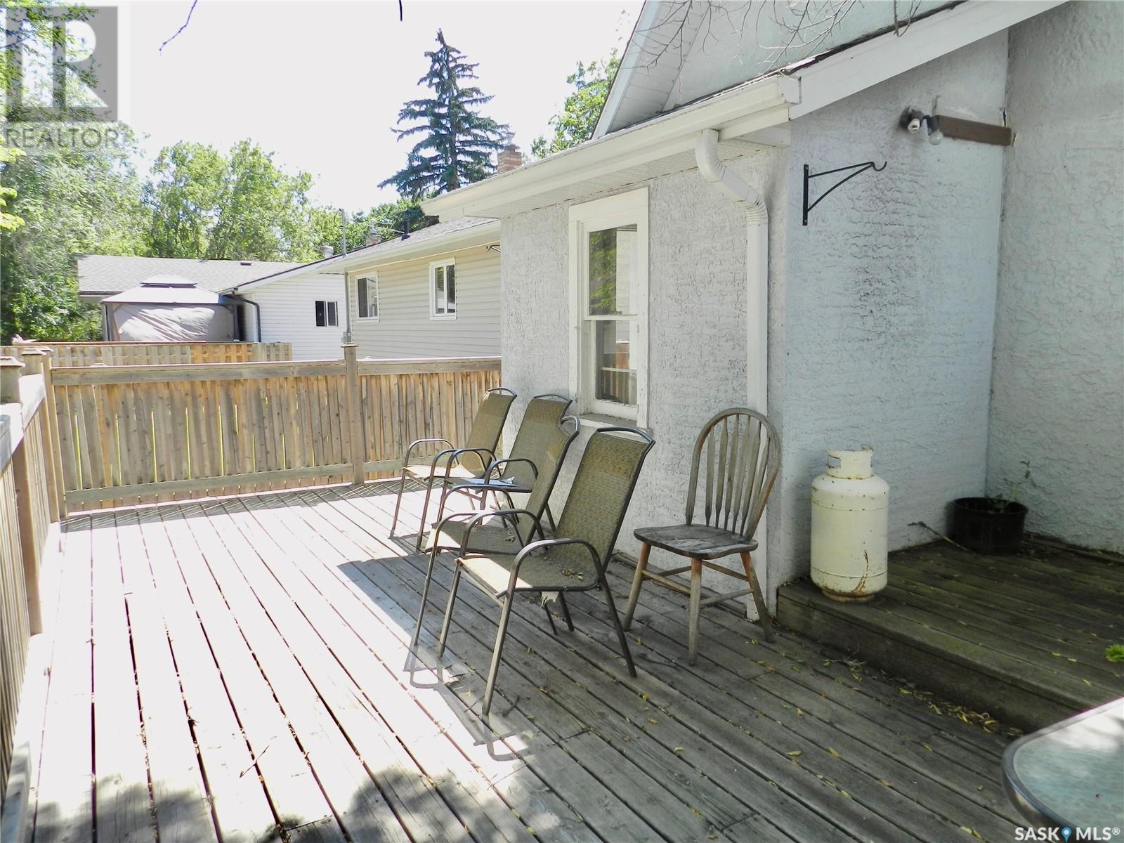 Photo 11 of 1121 6th Avenue Nw, Moose Jaw SK