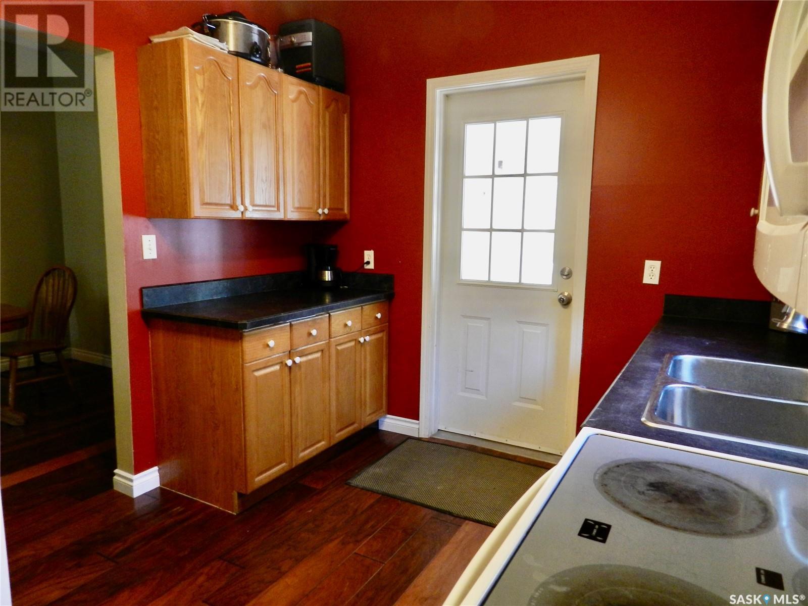 Photo 14 of 1121 6th Avenue Nw, Moose Jaw SK