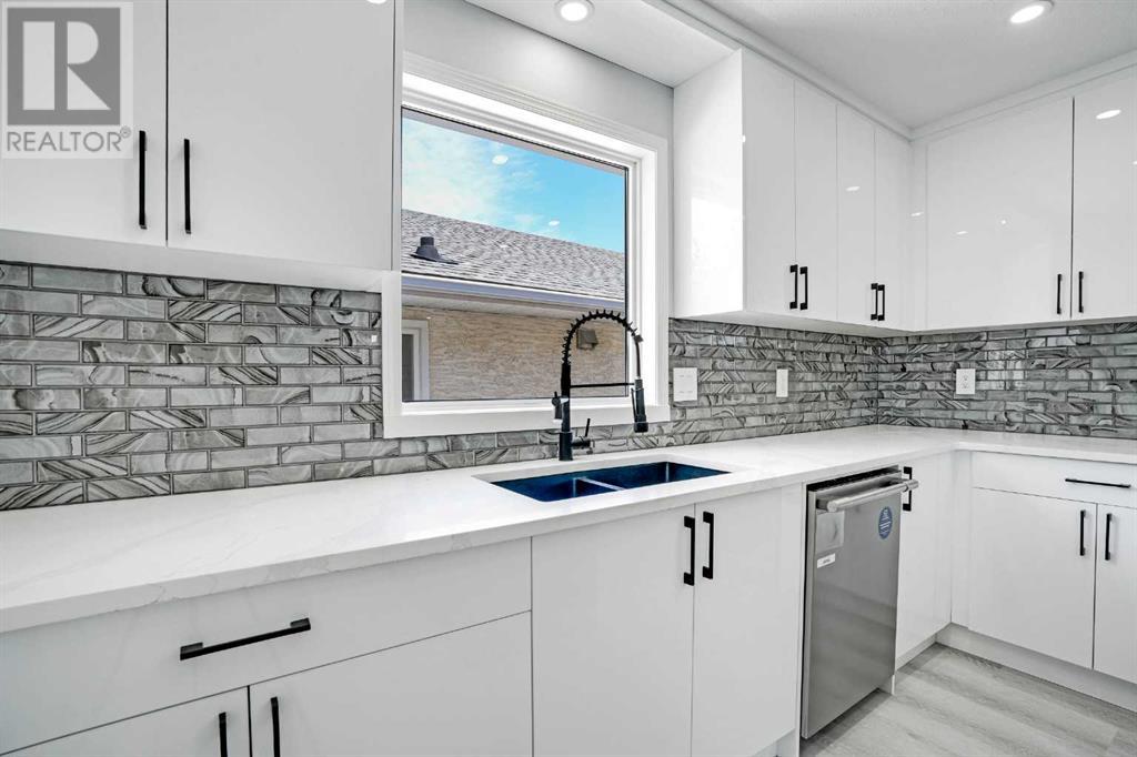 Single Family House Bi-level for Sale in  Scanlon Place NW Scenic Acres Calgary 
