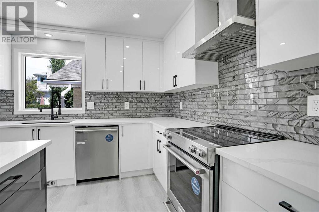 Single Family House Bi-level for Sale in  Scanlon Place NW Scenic Acres Calgary 