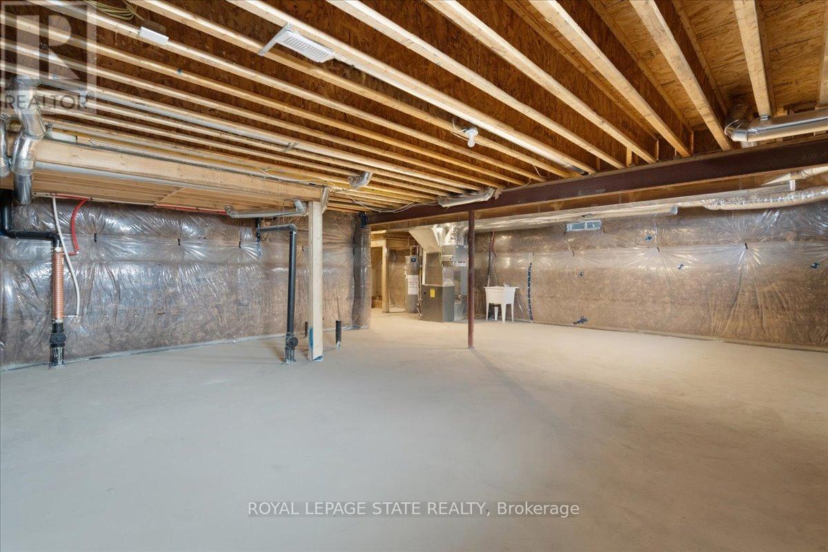 Photo 20 of 628 Windwood Drive, Hamilton ON