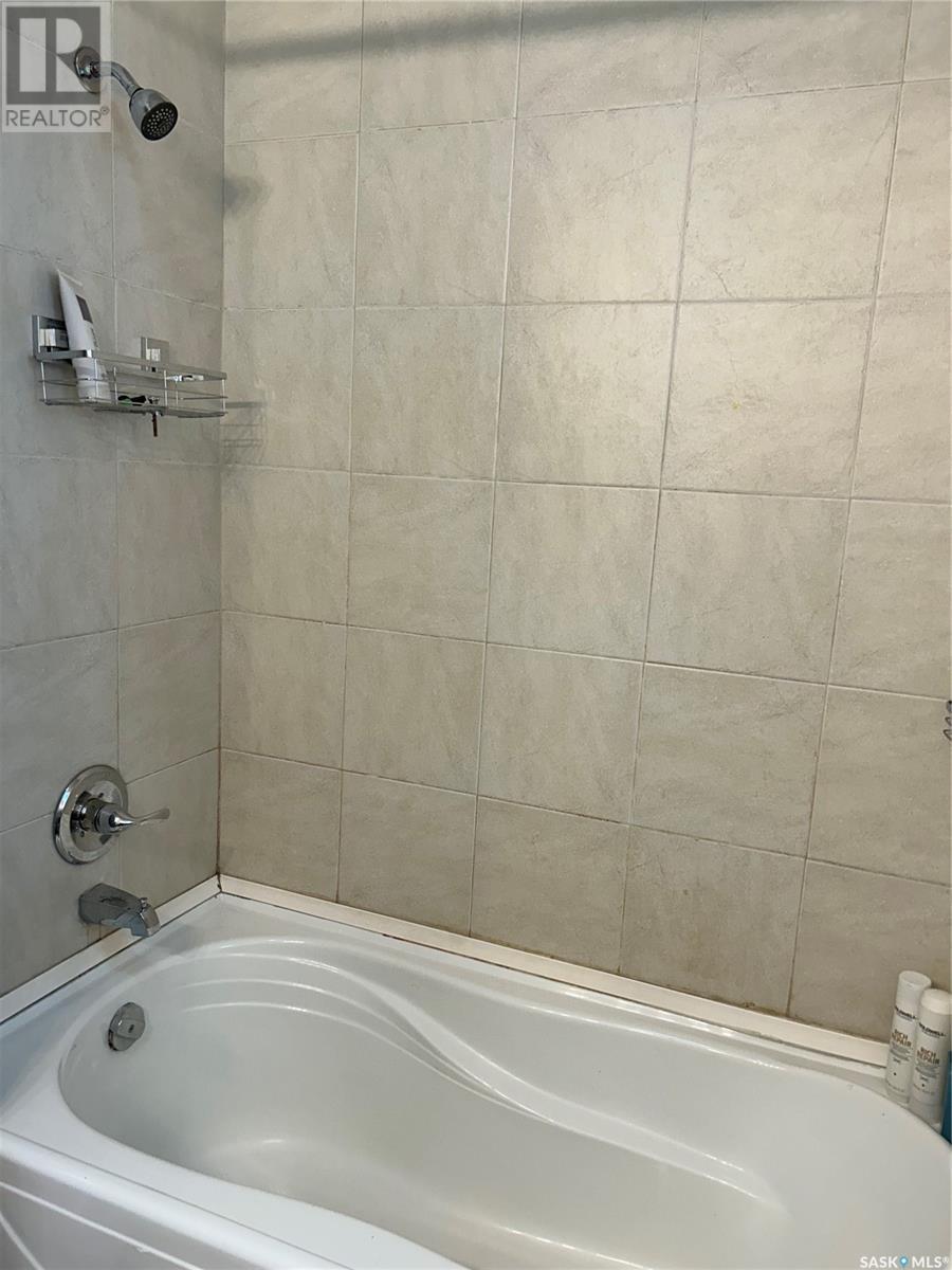 Photo 10 of 2664 Wallace Street, Regina SK