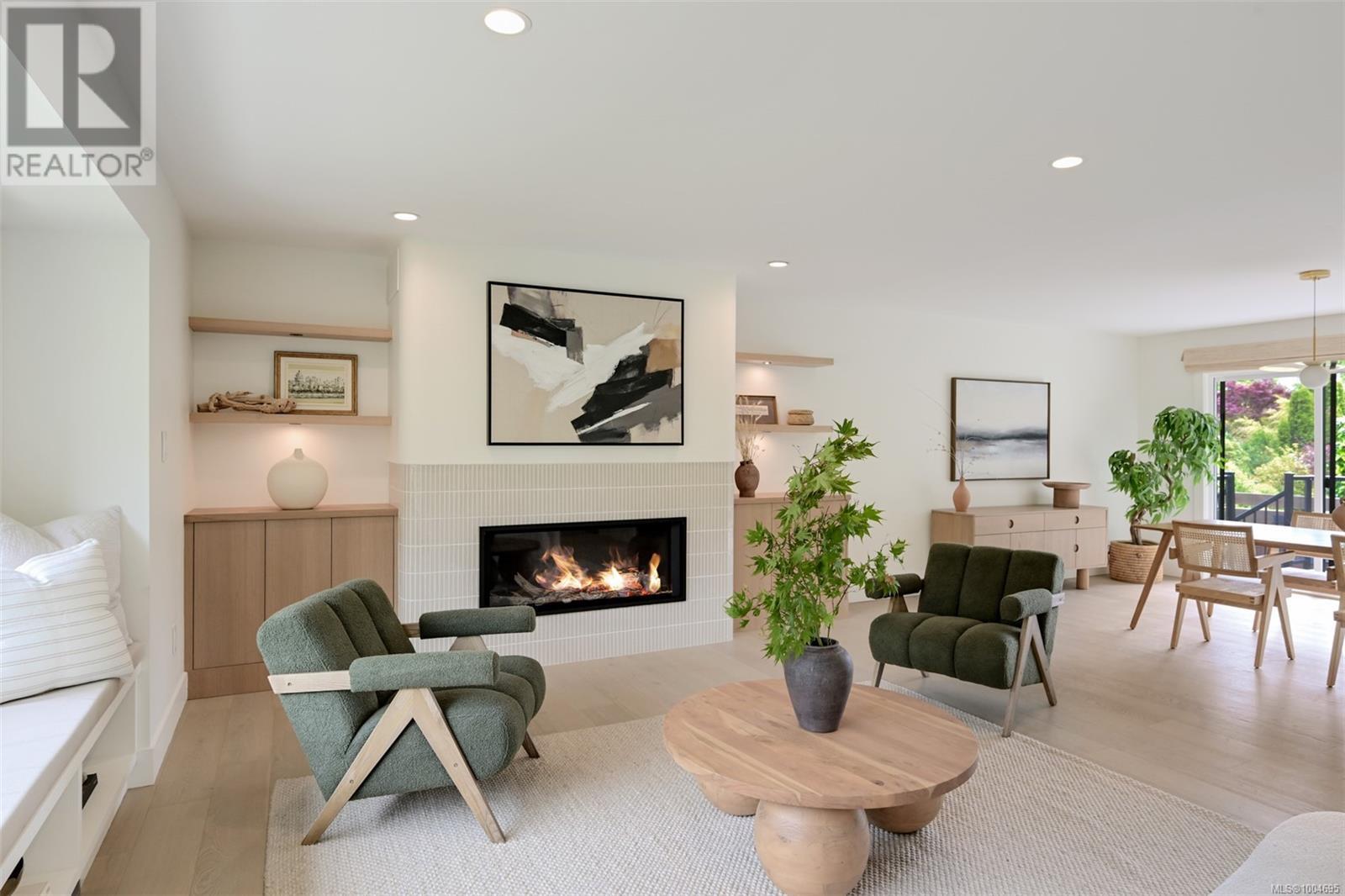 Photo 5 of 2091 Stonehewer Pl, Oak Bay BC
