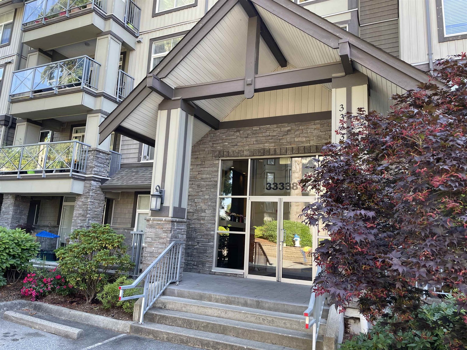 Photo 1 of 104 33338 E Bourquin Crescent, Abbotsford BC