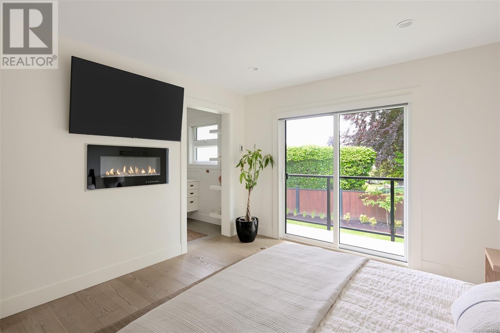 Photo 25 of 2091 Stonehewer Pl, Oak Bay BC