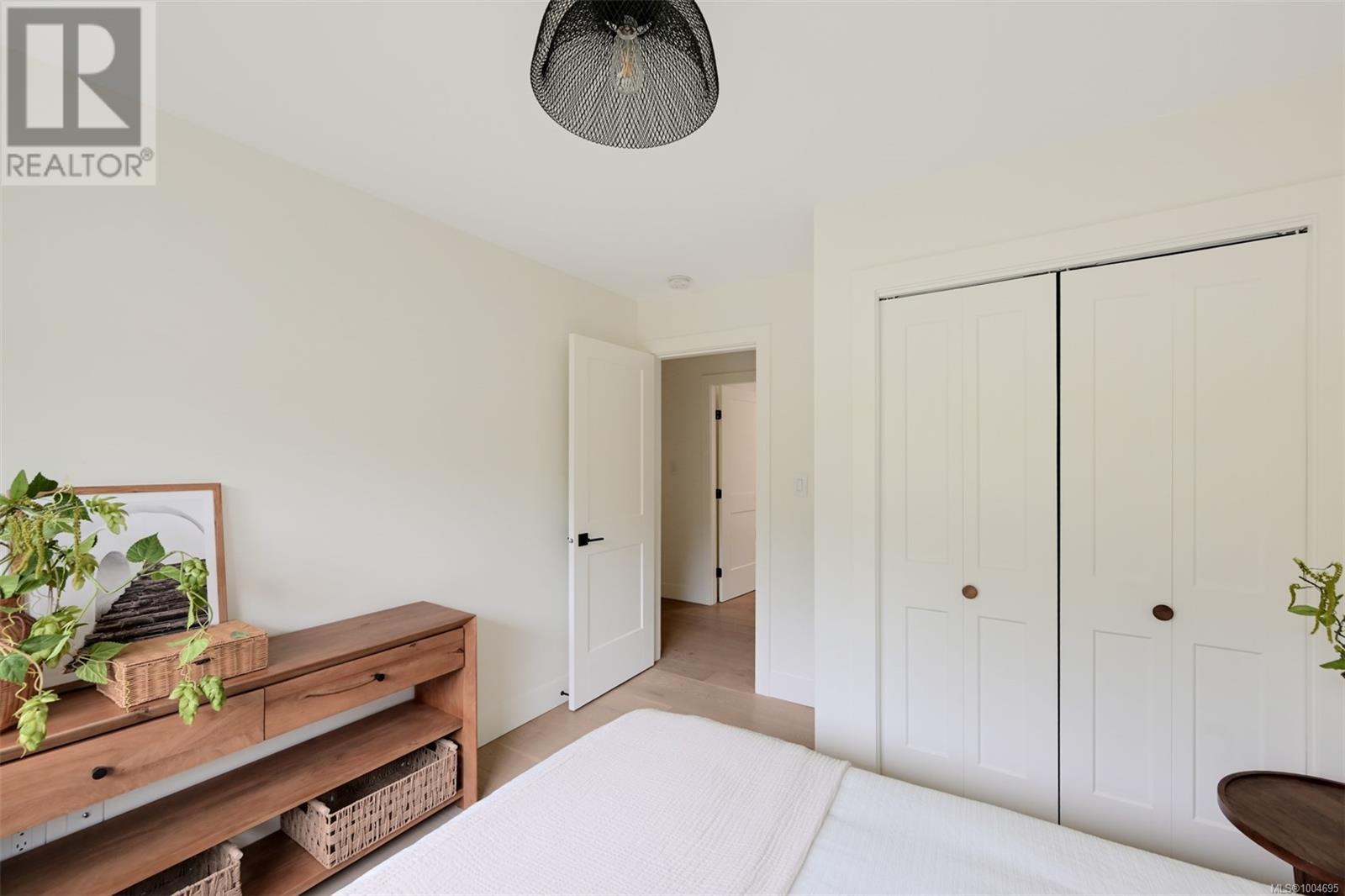 Photo 36 of 2091 Stonehewer Pl, Oak Bay BC
