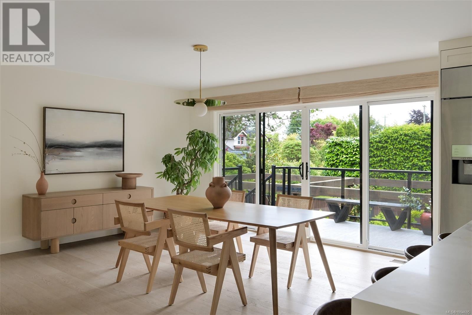 Photo 12 of 2091 Stonehewer Pl, Oak Bay BC