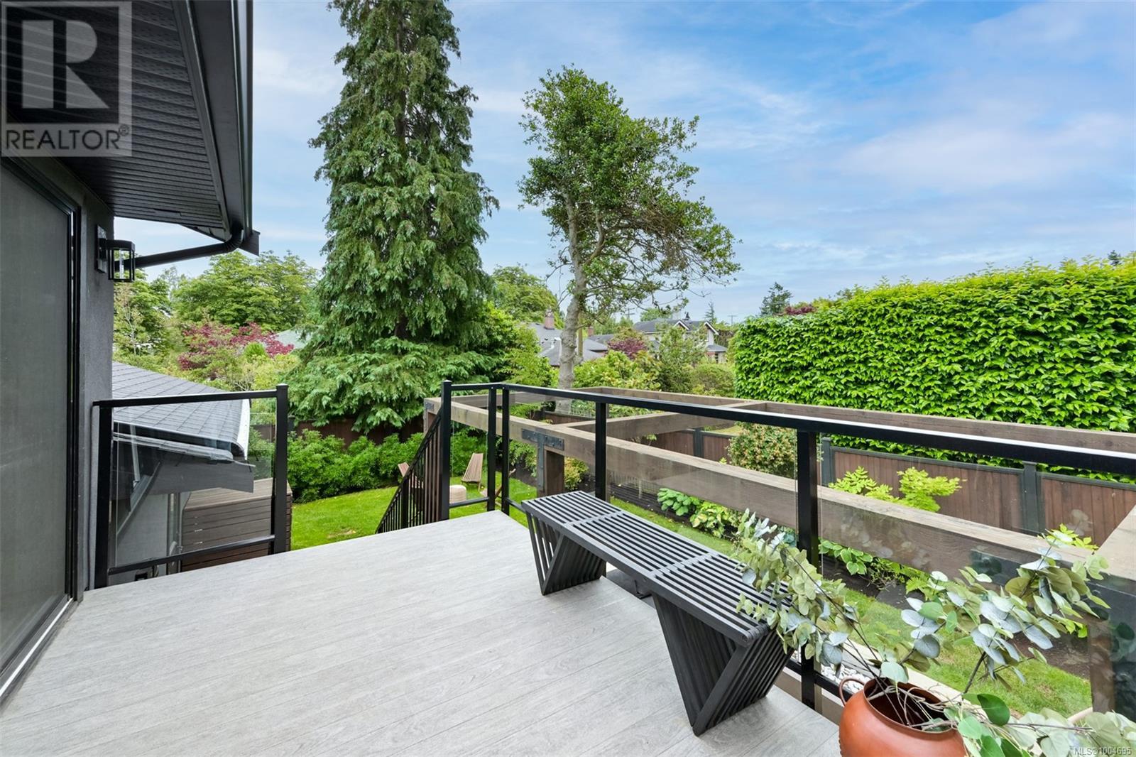 Photo 45 of 2091 Stonehewer Pl, Oak Bay BC