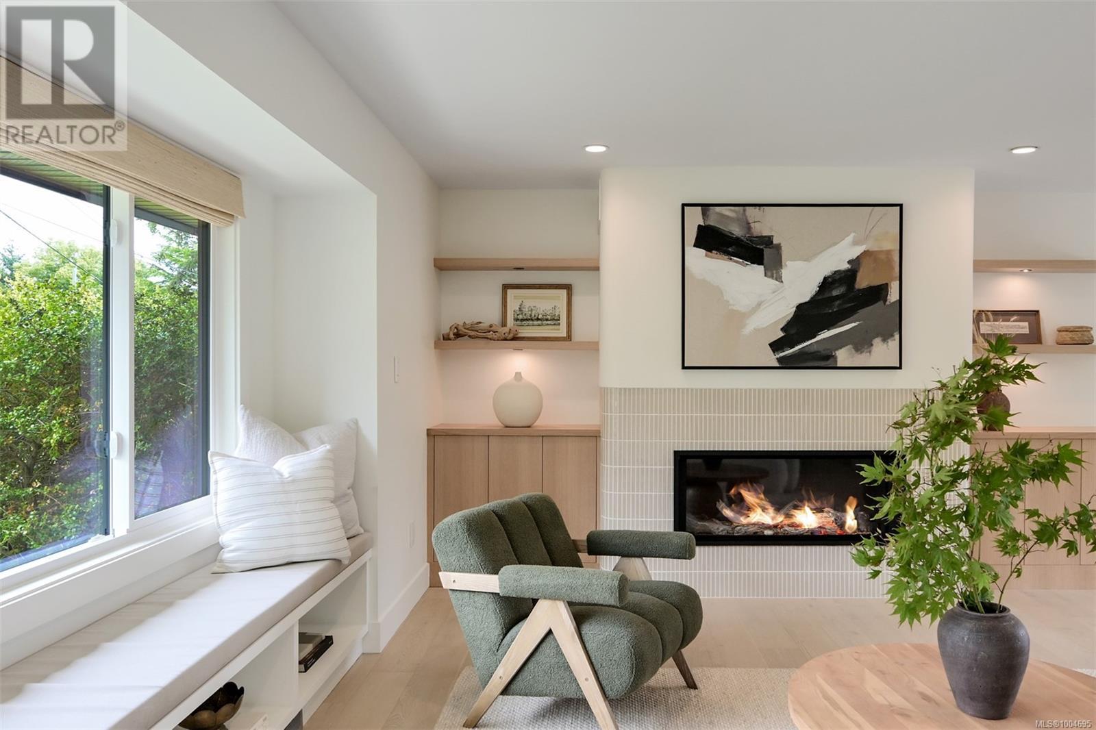Photo 6 of 2091 Stonehewer Pl, Oak Bay BC