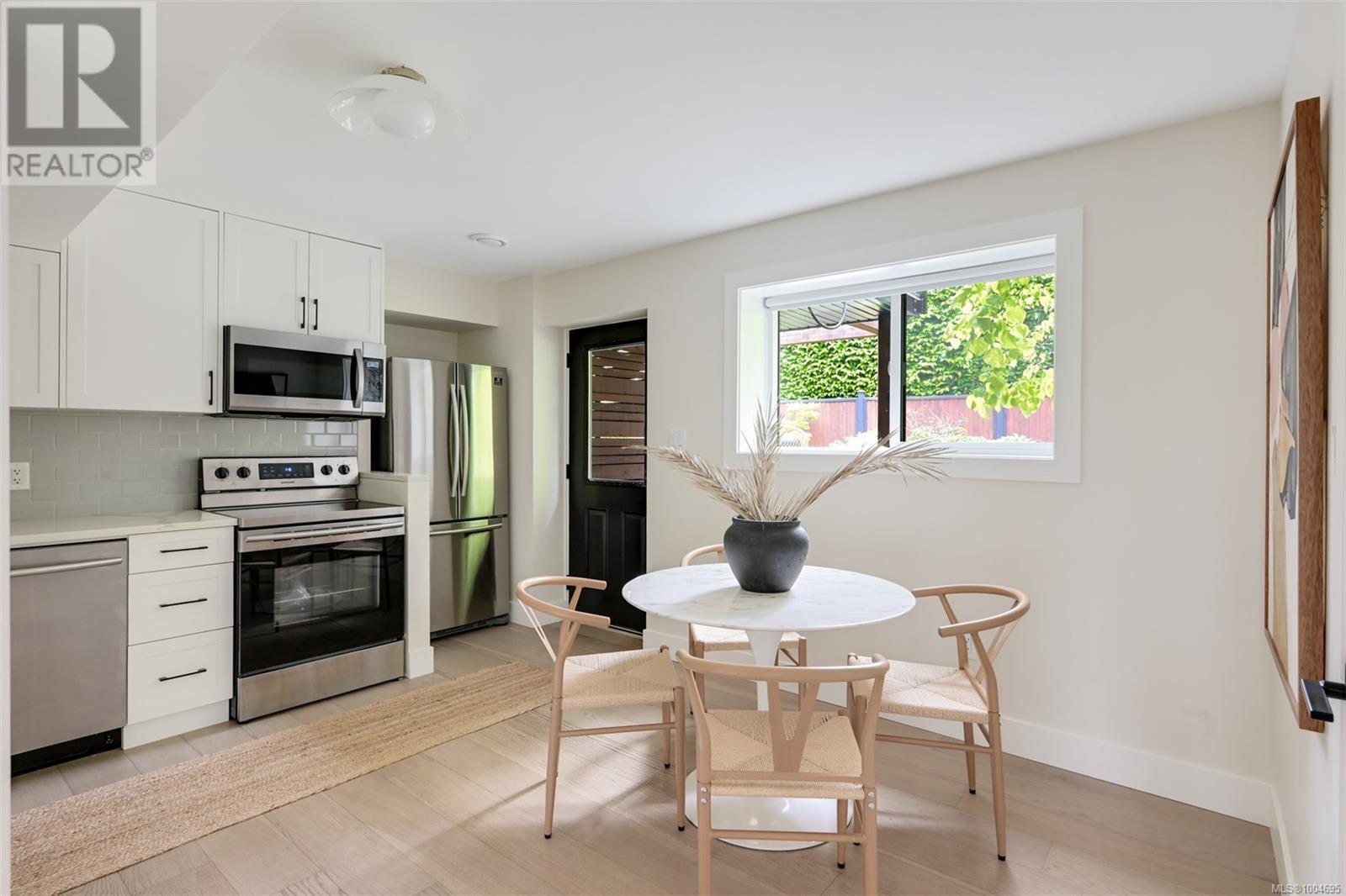 Photo 71 of 2091 Stonehewer Pl, Oak Bay BC