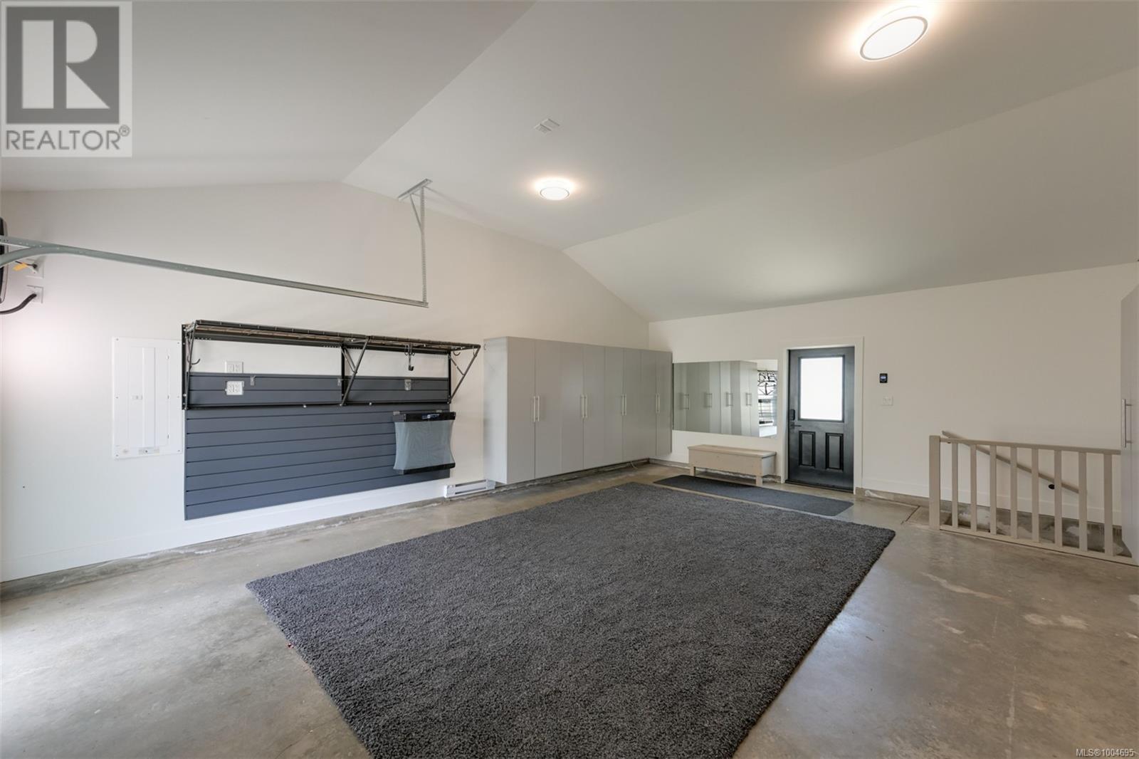 Photo 90 of 2091 Stonehewer Pl, Oak Bay BC