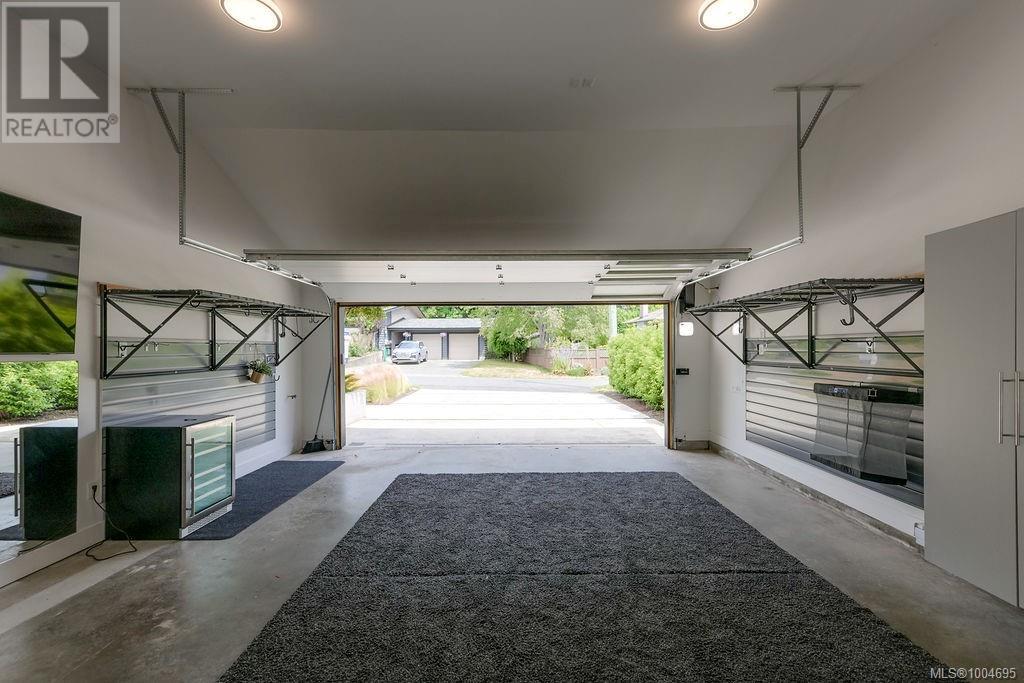 Photo 88 of 2091 Stonehewer Pl, Oak Bay BC