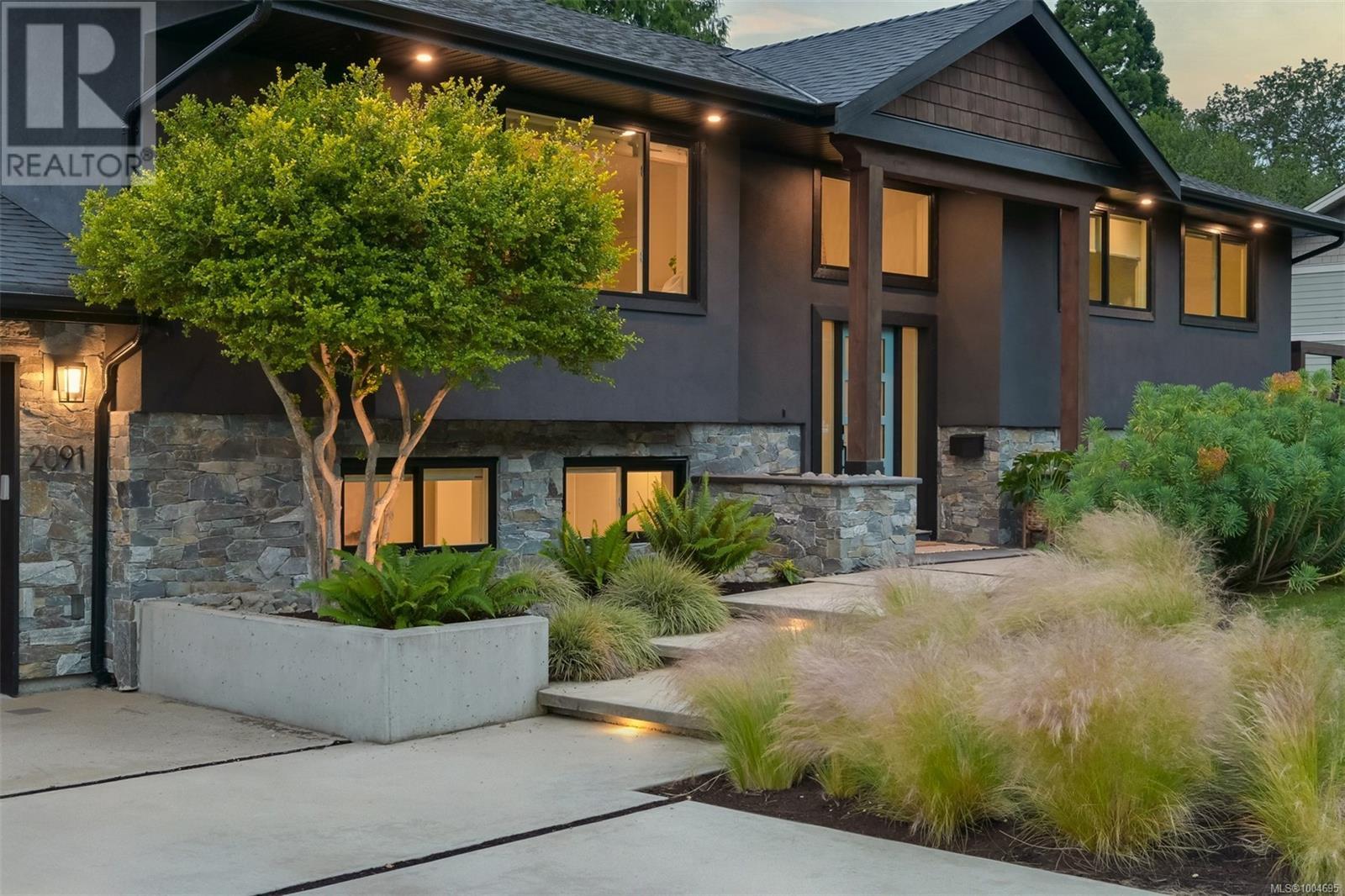 Photo 83 of 2091 Stonehewer Pl, Oak Bay BC