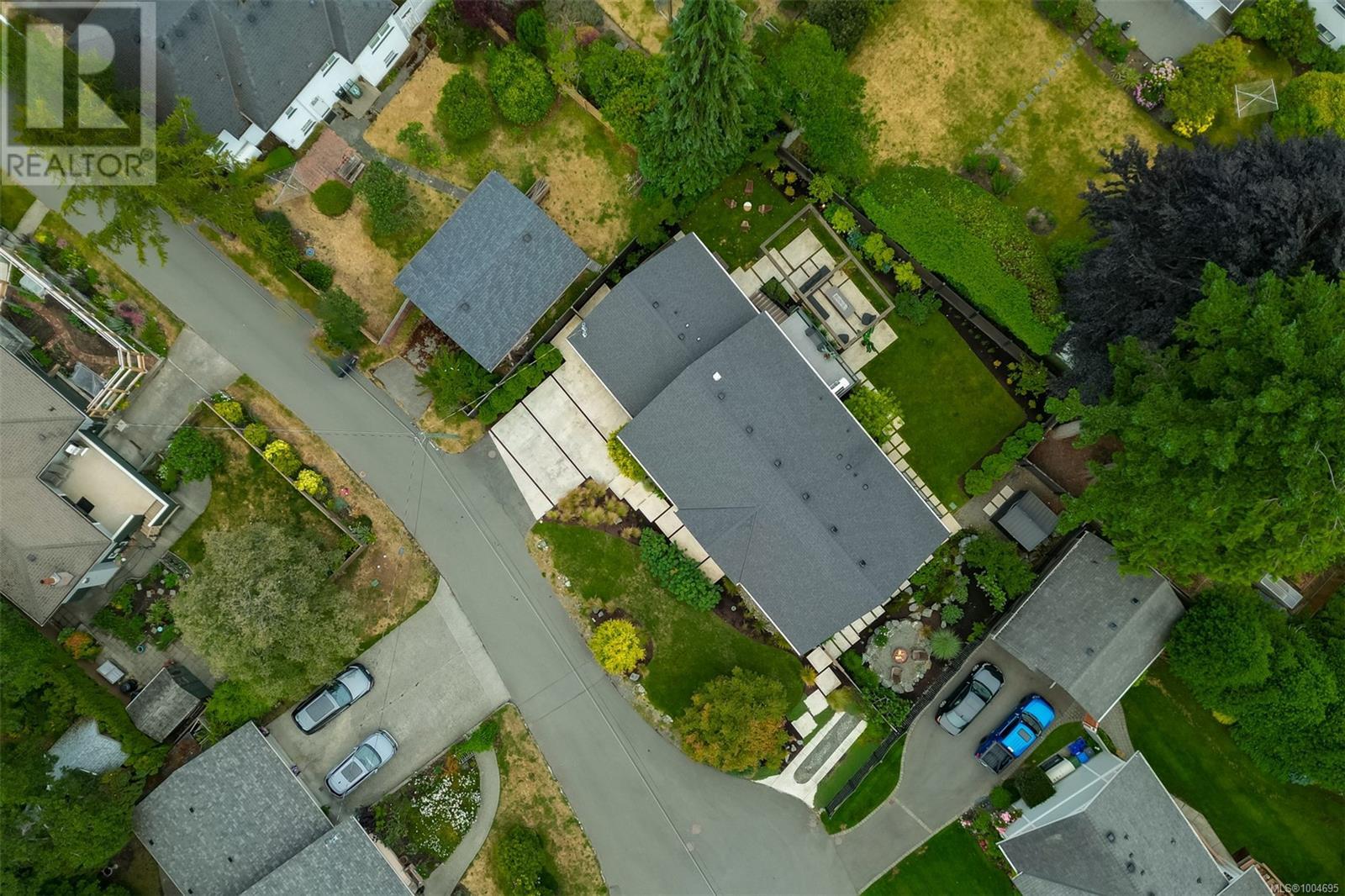 Photo 86 of 2091 Stonehewer Pl, Oak Bay BC