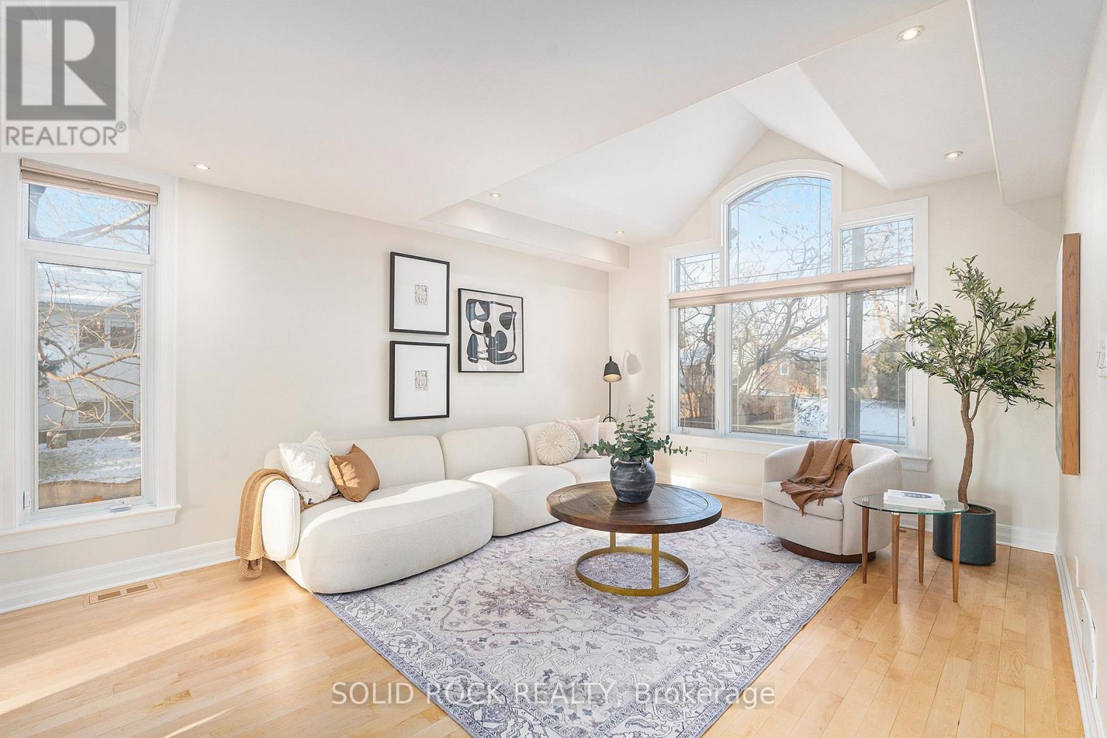 Photo 11 of 120 Rossland Avenue, Ottawa ON