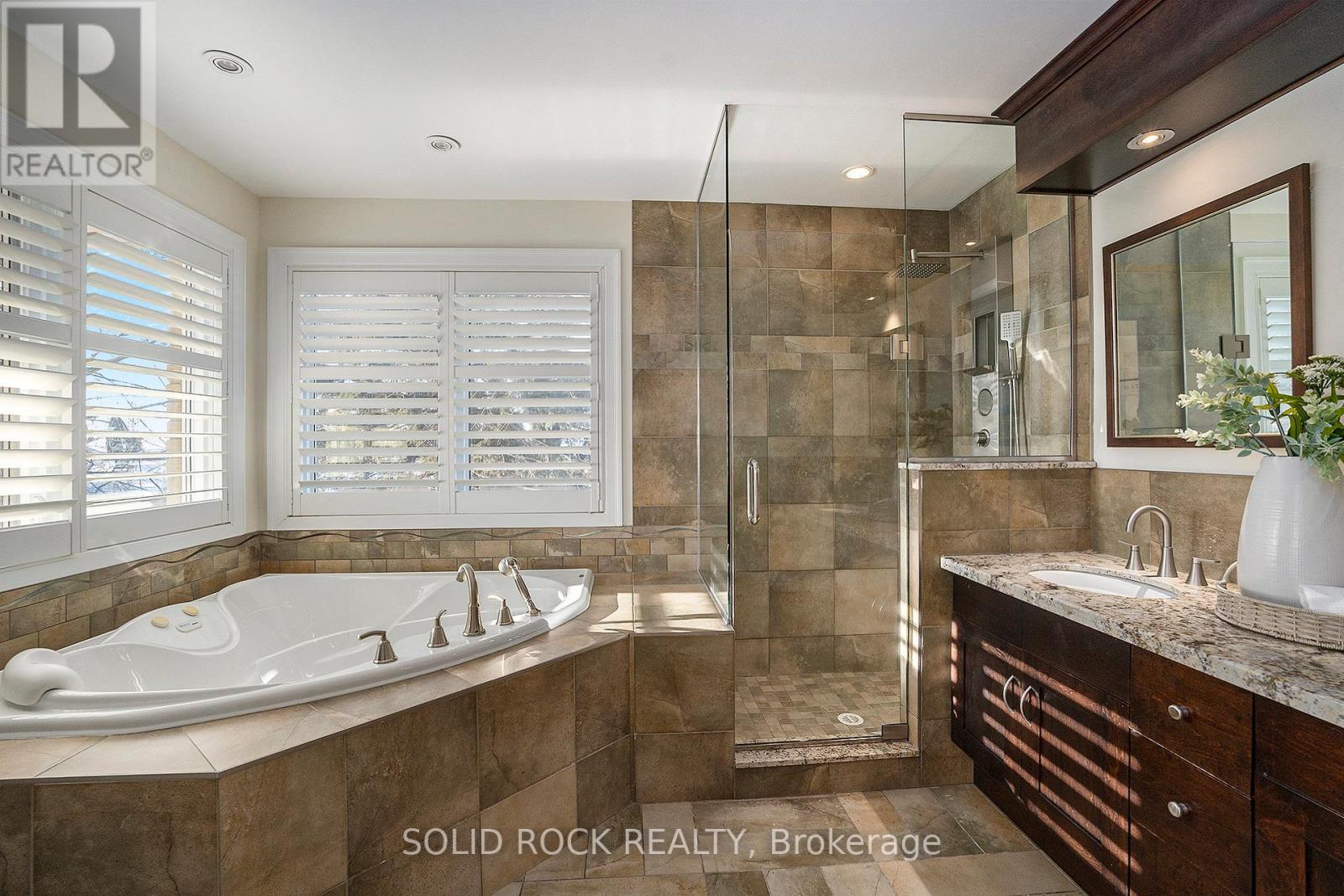 Photo 22 of 120 Rossland Avenue, Ottawa ON