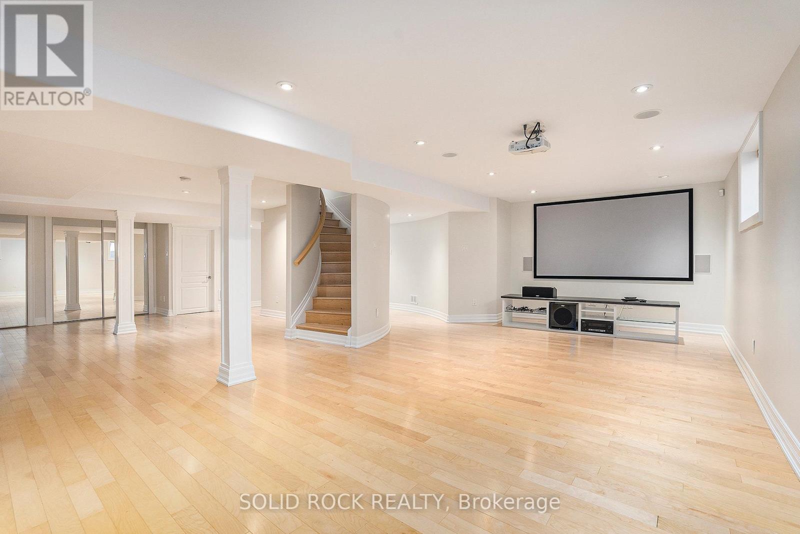 Photo 29 of 120 Rossland Avenue, Ottawa ON