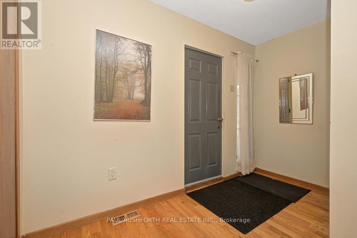 Photo 10 of 249 Iona Street, Ottawa ON