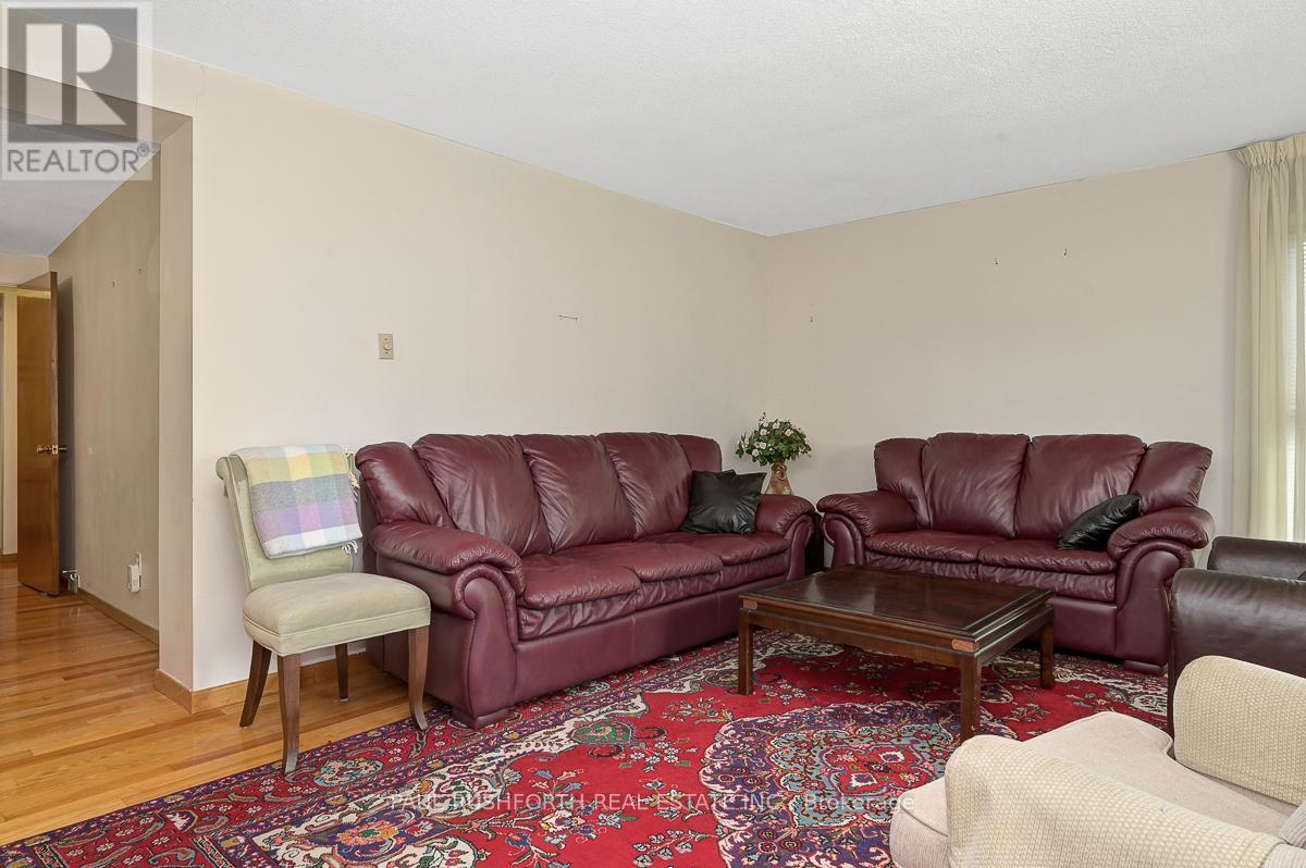 Photo 11 of 249 Iona Street, Ottawa ON