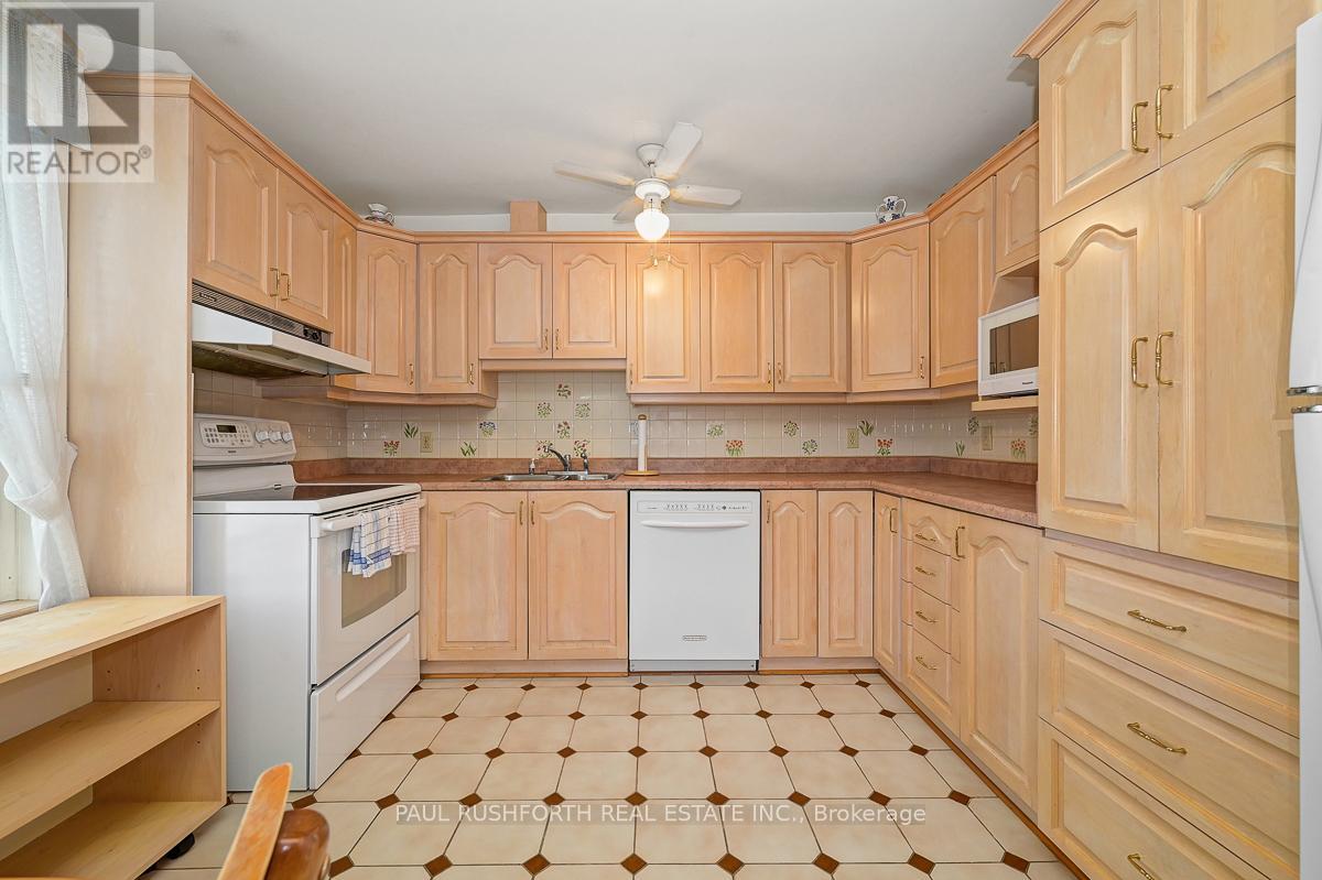 Photo 2 of 249 Iona Street, Ottawa ON