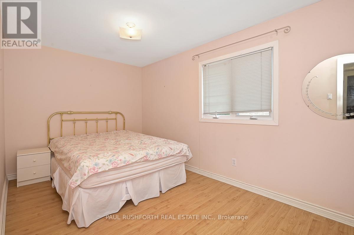 Photo 3 of 249 Iona Street, Ottawa ON