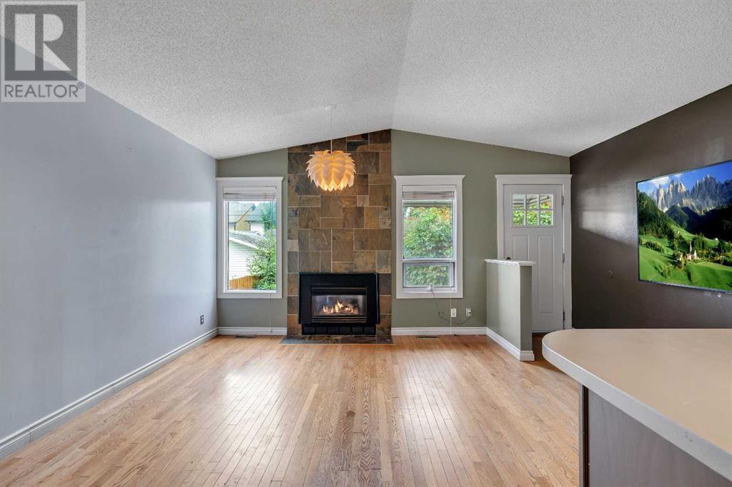 2638 26A Street SW, Calgary, Alberta