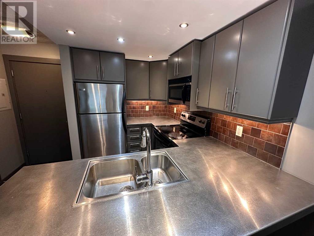 Single Family House for Sale in    Street SW Killarney/Glengarry Calgary 