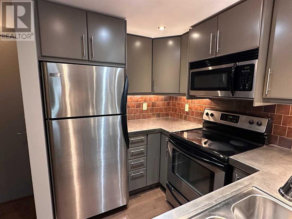 Single Family House for Sale in    Street SW Killarney/Glengarry Calgary 