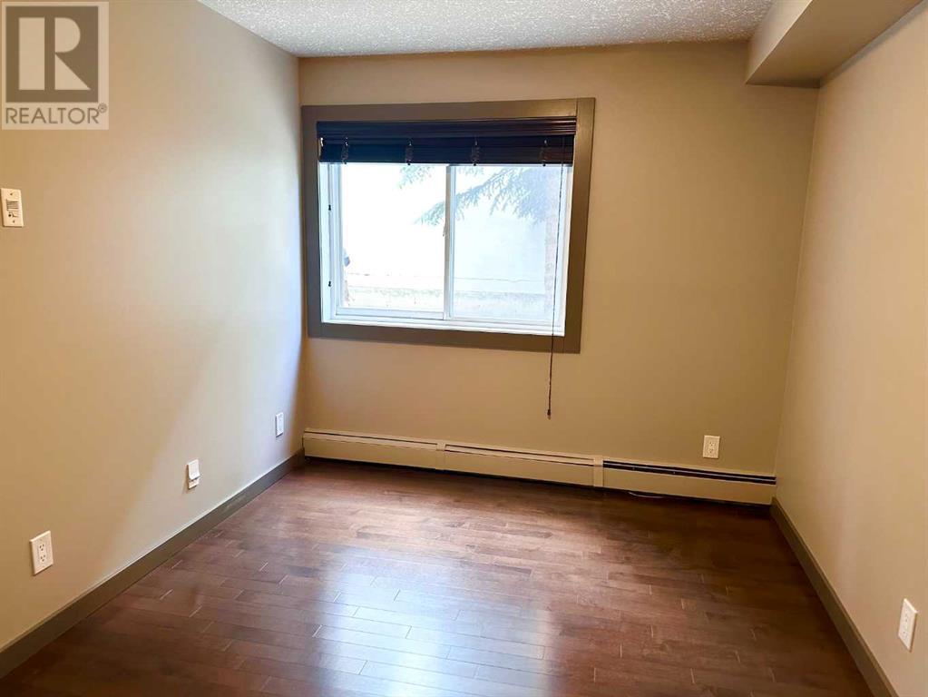 Single Family House for Sale in    Street SW Killarney/Glengarry Calgary 