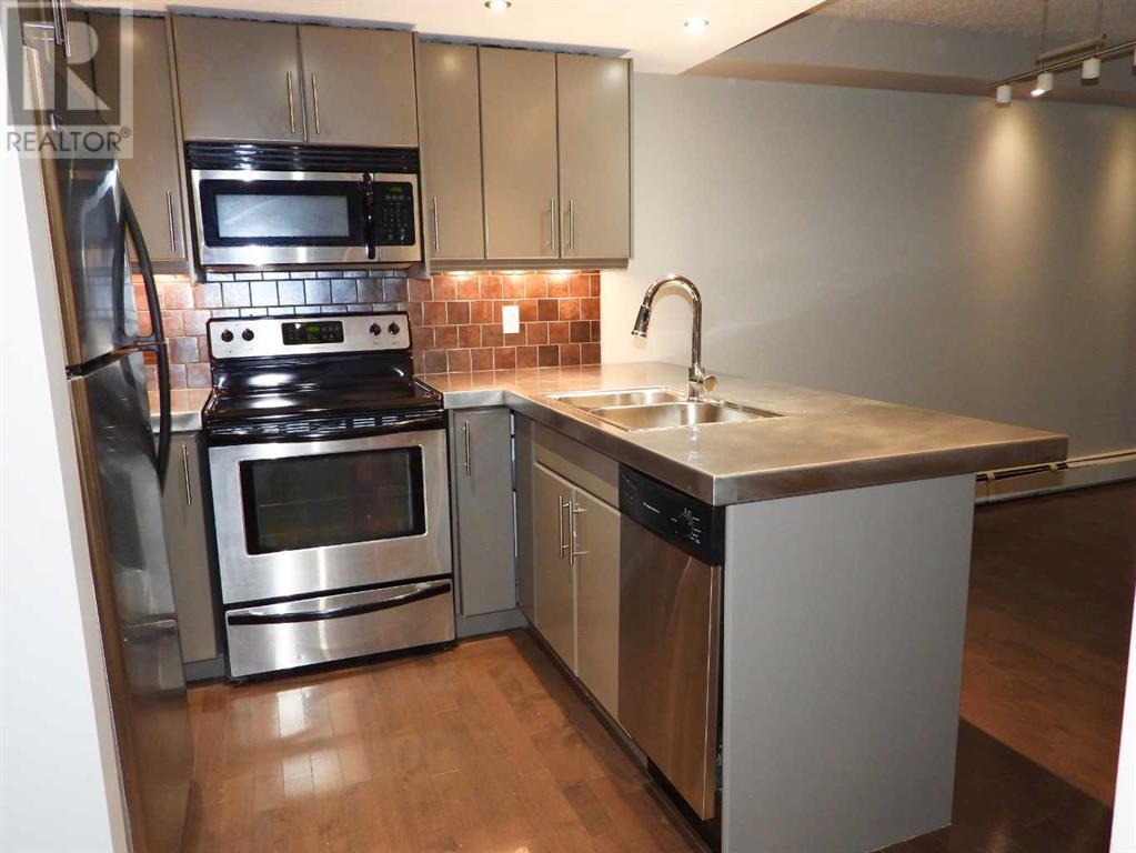 Single Family House for Sale in    Street SW Killarney/Glengarry Calgary 