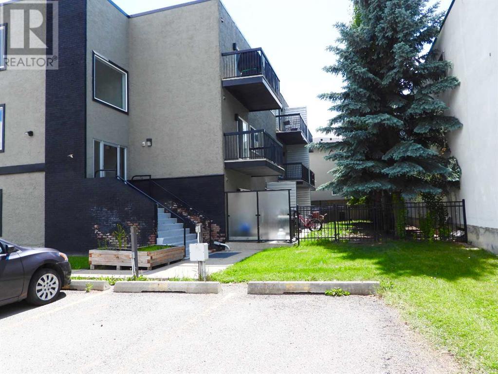 Single Family House for Sale in    Street SW Killarney/Glengarry Calgary 