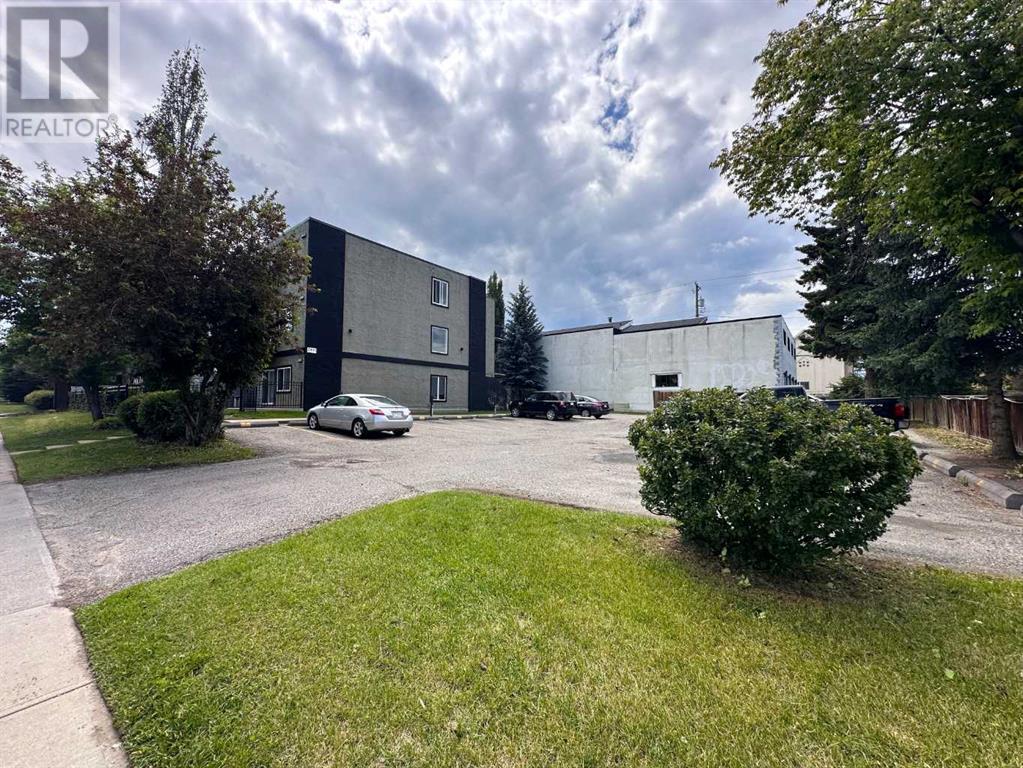 Single Family House for Sale in    Street SW Killarney/Glengarry Calgary 