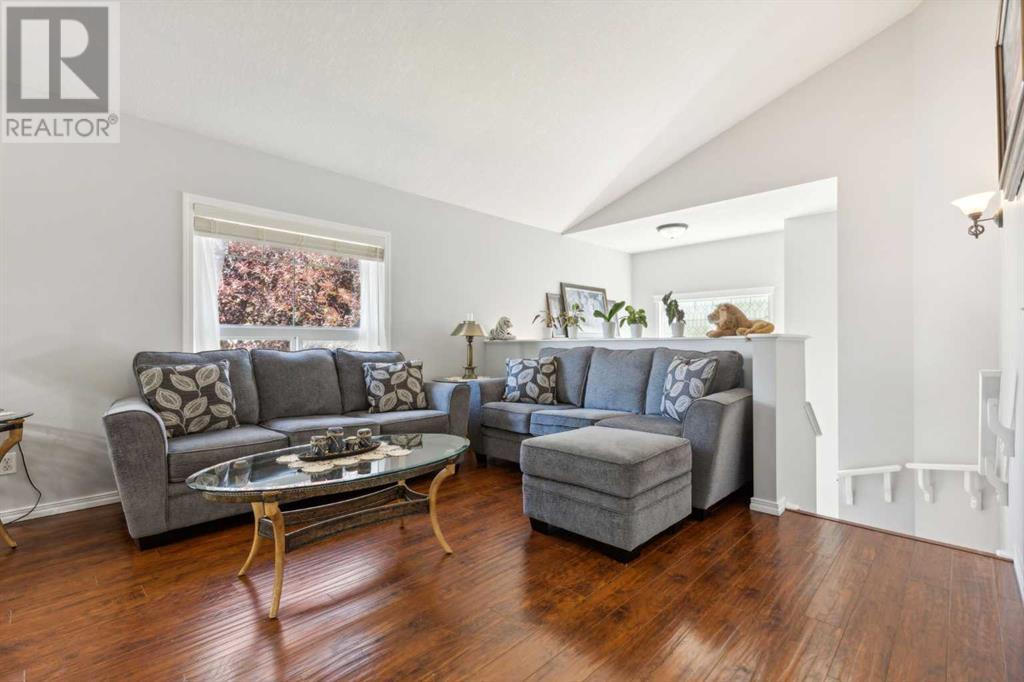 Single Family House Bi-level for Sale in  Martha