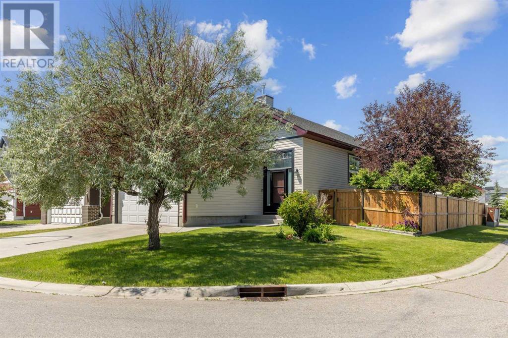 Single Family House Bi-level for Sale in  Martha